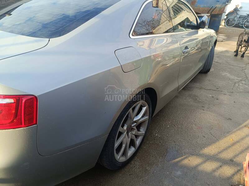 Delovi za Audi A5 tfsi 2009. god.