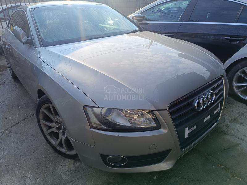 Delovi za Audi A5 tfsi 2009. god.
