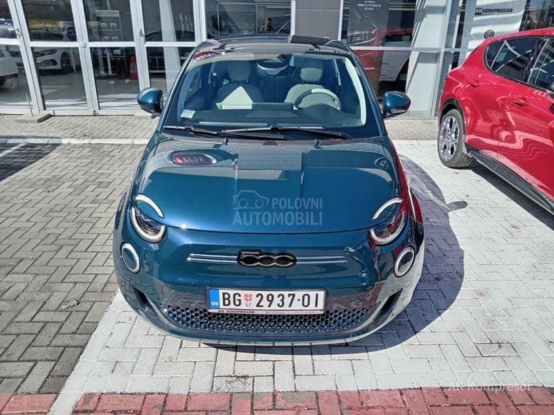 Fiat 500e La Prima
