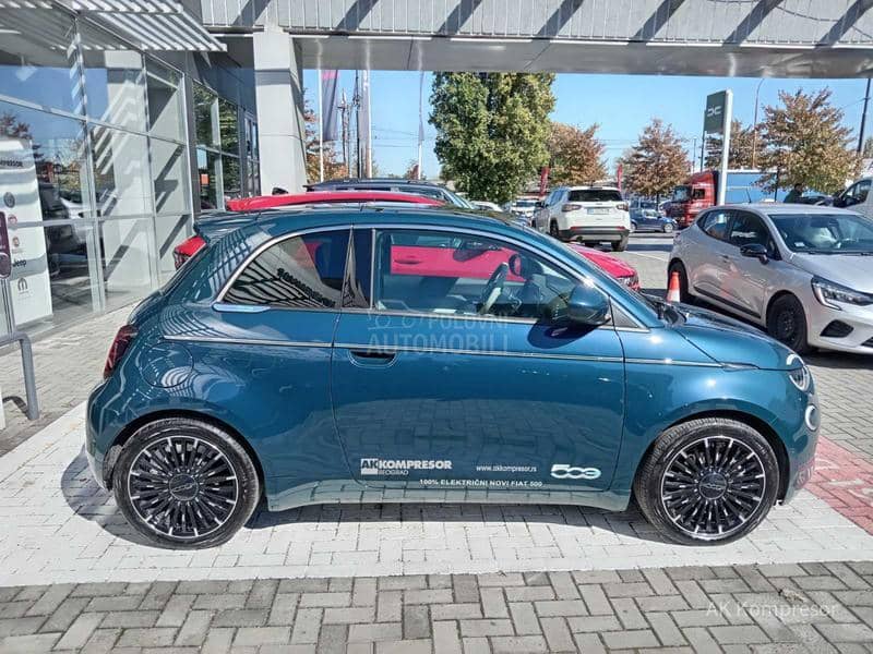 Fiat 500e La Prima
