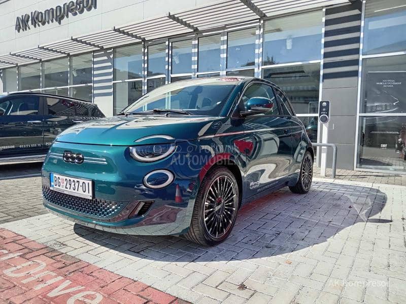 Fiat 500e La Prima