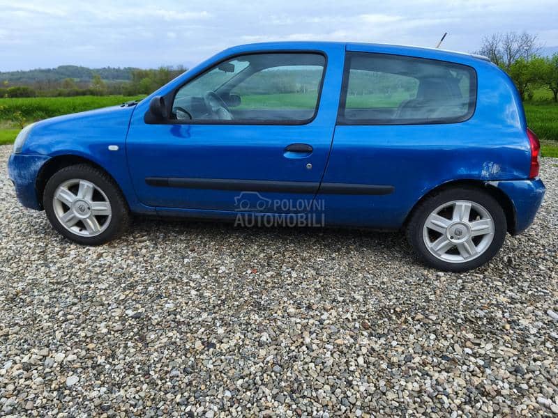 Renault Clio 2000. god. -  kompletan auto u delovima