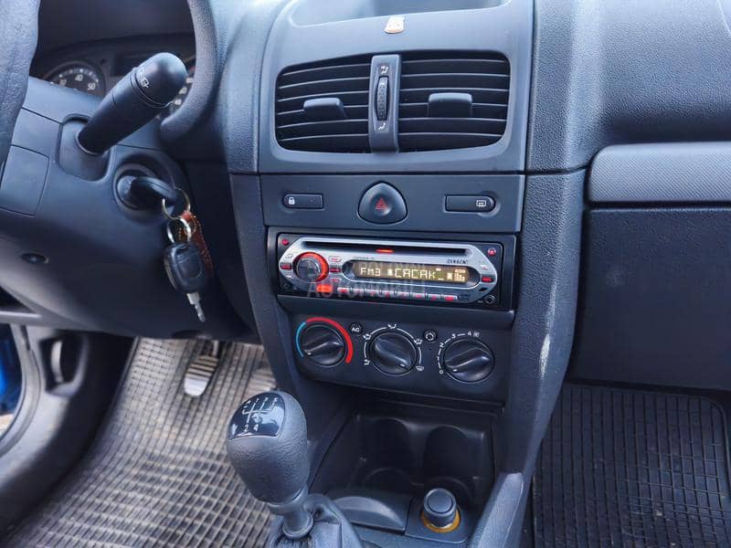 Renault Clio 2000. god. -  kompletan auto u delovima