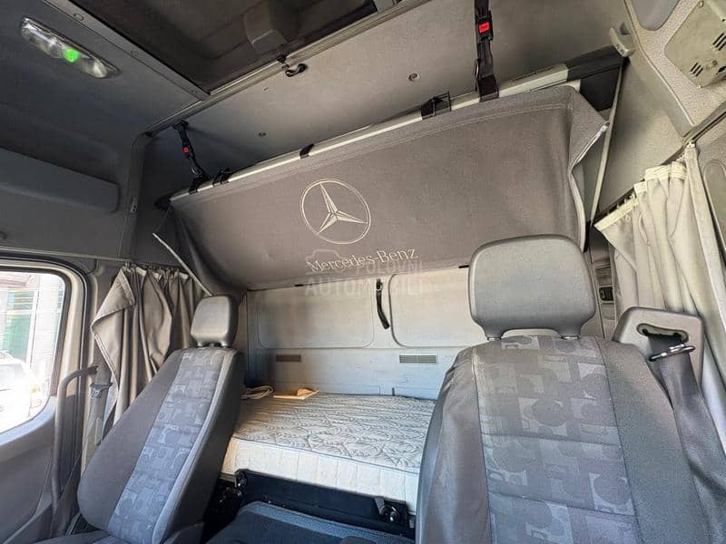 Mercedes Benz 818 hladnjaca