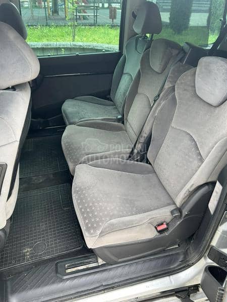 Citroen C8 