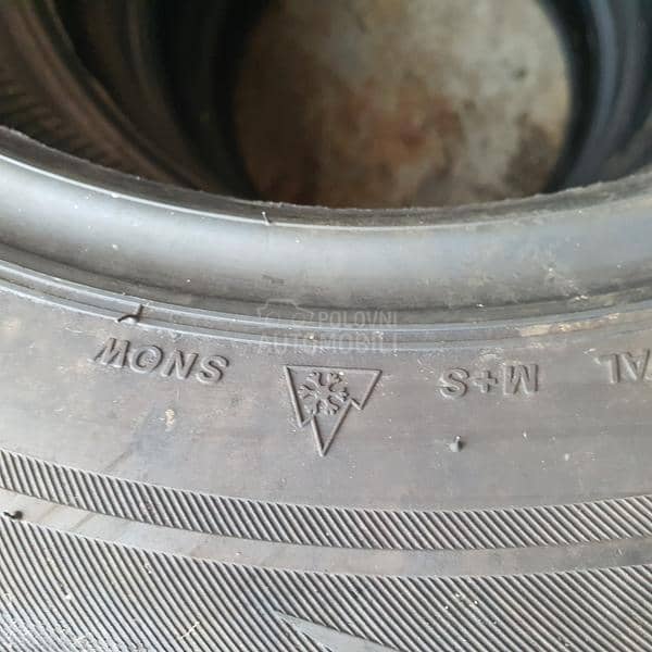 Bridgestone 215/60 R16 Zimska