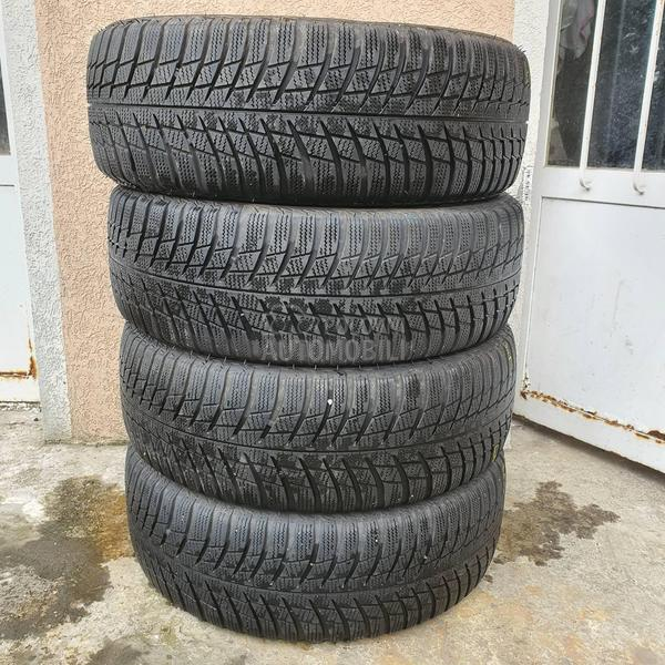 Bridgestone 215/60 R16 Zimska