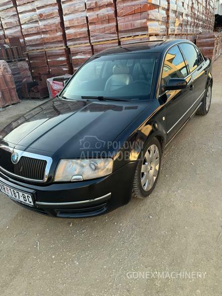 Škoda Superb 
