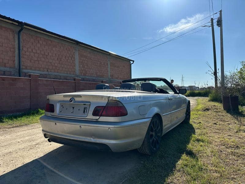 BMW 318 Cabrio 2003. god. -  kompletan auto u delovima