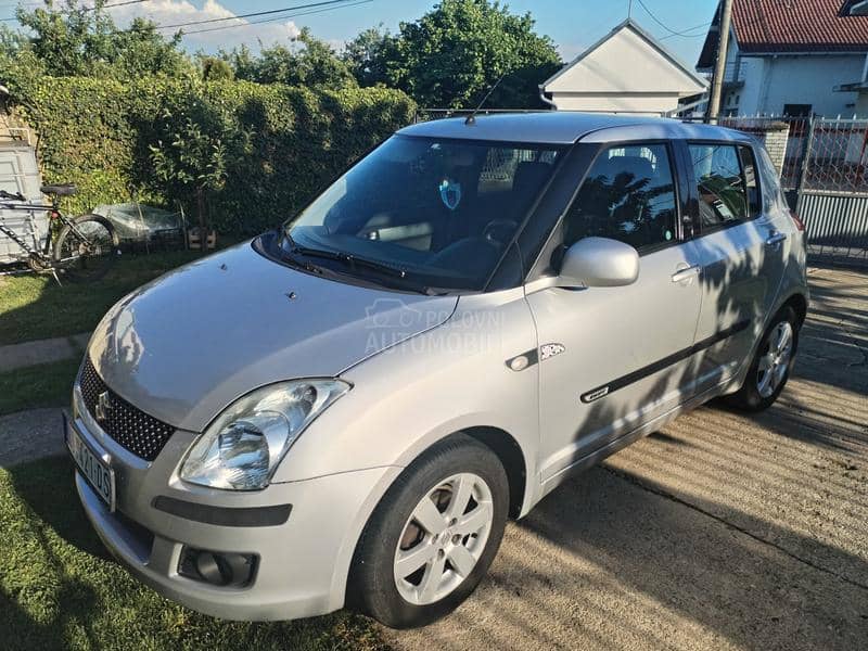 Suzuki Swift 