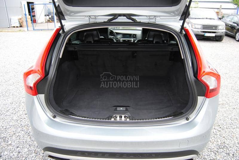 Volvo V60 Cross Country 2,4 AWD SUMMUM