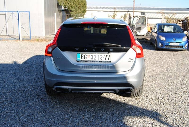 Volvo V60 Cross Country 2,4 AWD SUMMUM