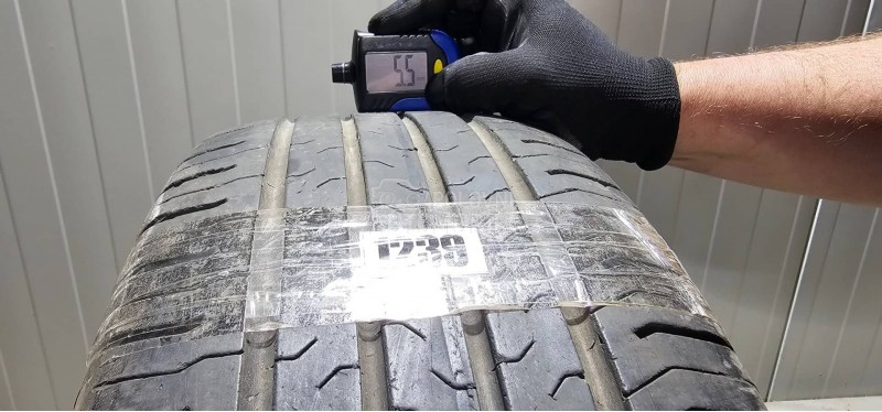 Continental 215/60 R17 Letnja