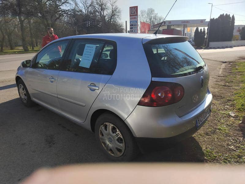 Volkswagen Golf 5 1.6 MPI