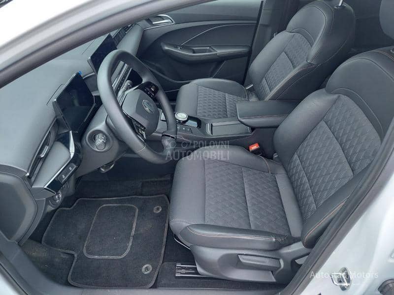 MG 3 Hybrid Luxury
