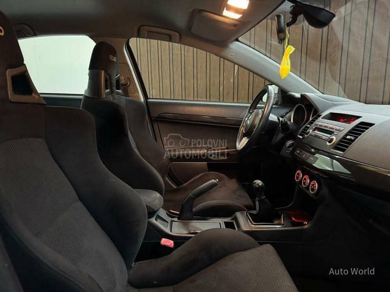 Mitsubishi Lancer EVOLUTION 2.0