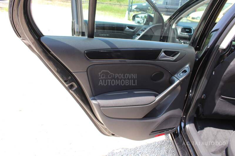 Volkswagen Golf 6 1.6 TDI CONFORTLINE