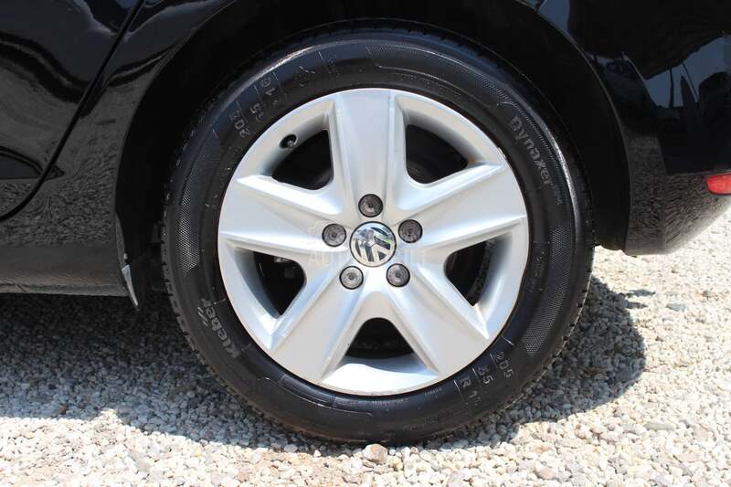 Volkswagen Golf 6 1.6 TDI CONFORTLINE
