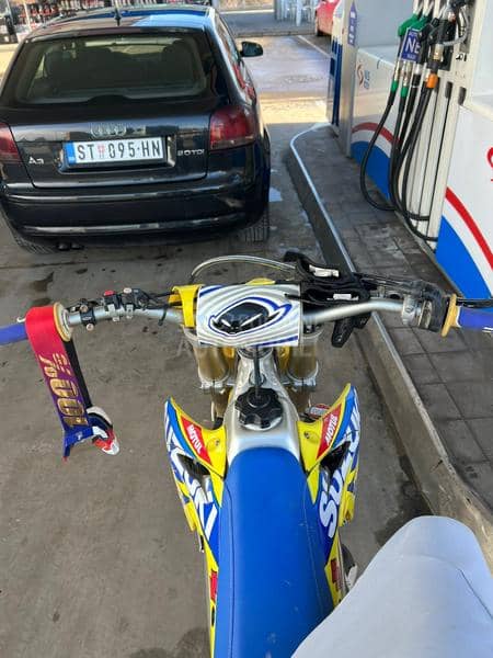Suzuki rmz 250