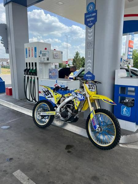 Suzuki rmz 250