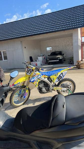 Suzuki rmz 250