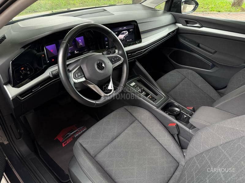 Volkswagen Golf 8 1.0 eTSI DSG