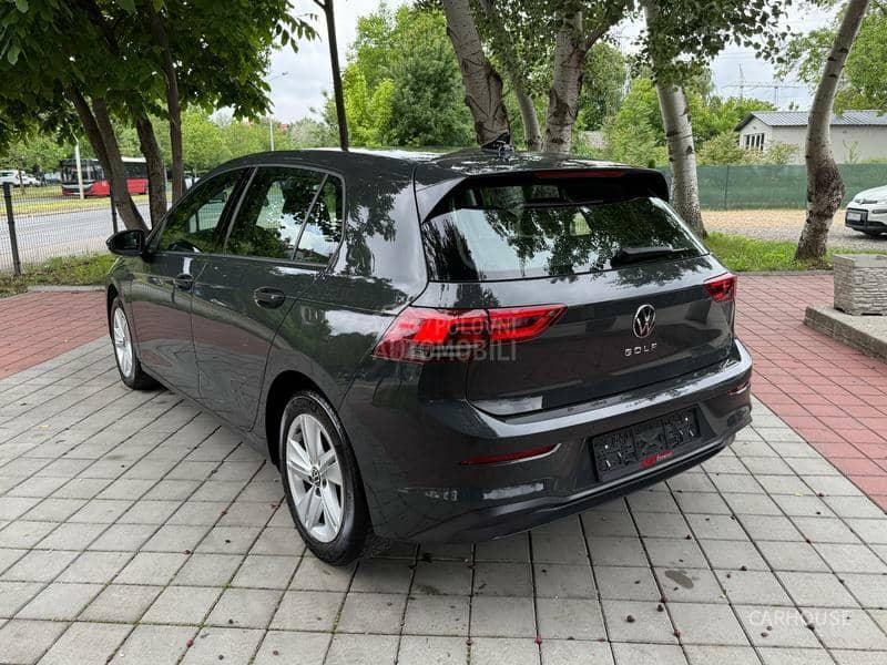Volkswagen Golf 8 1.0 eTSI DSG