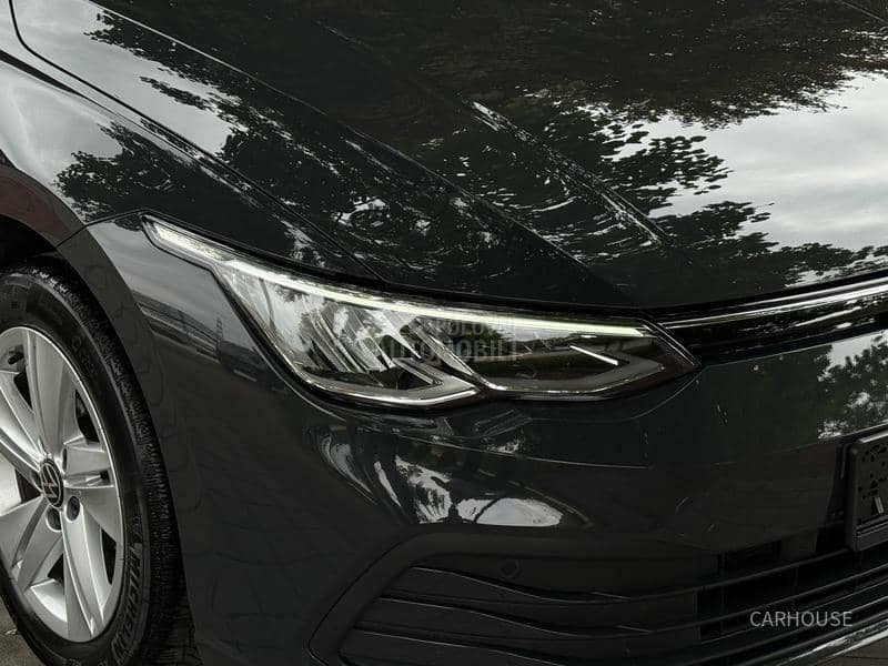 Volkswagen Golf 8 1.0 eTSI DSG