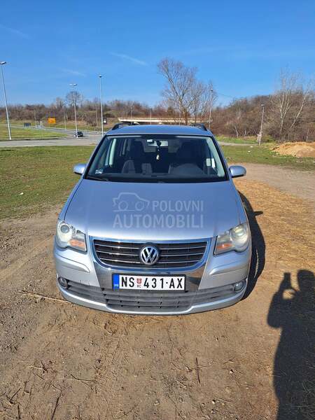 Volkswagen Touran 7 sedista 1.9