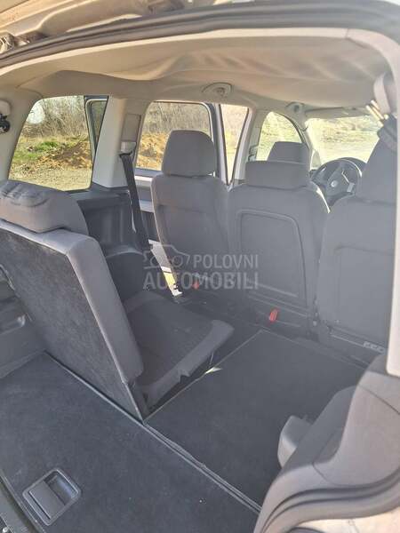Volkswagen Touran 7 sedista 1.9