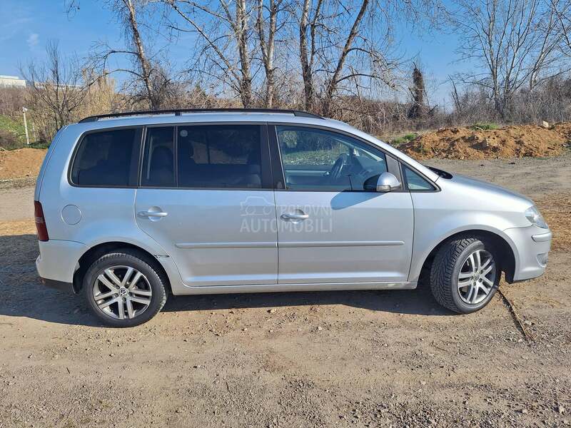Volkswagen Touran 7 sedista 1.9