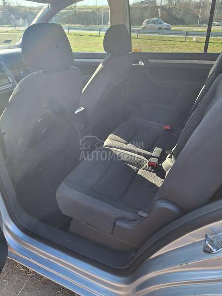 Volkswagen Touran 7 sedista 1.9