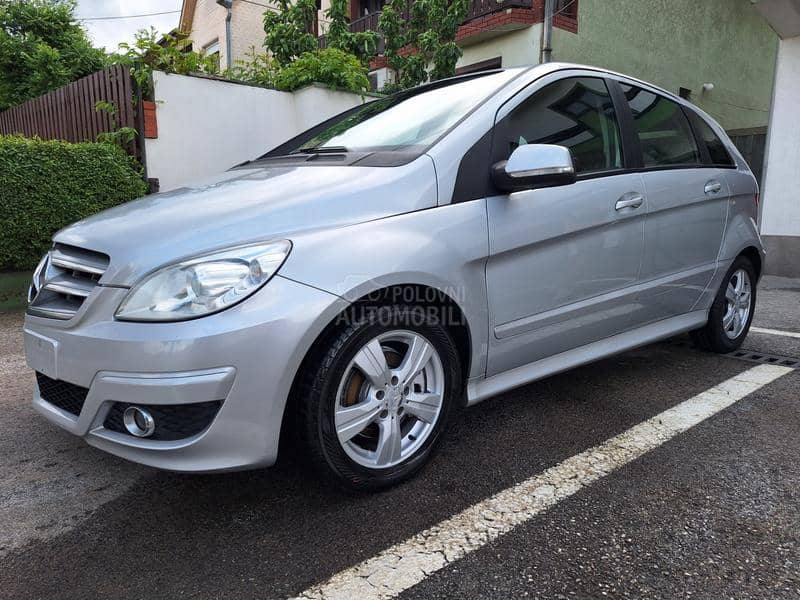Mercedes Benz B 180 R.E.S.T.A.Y.L.I.G