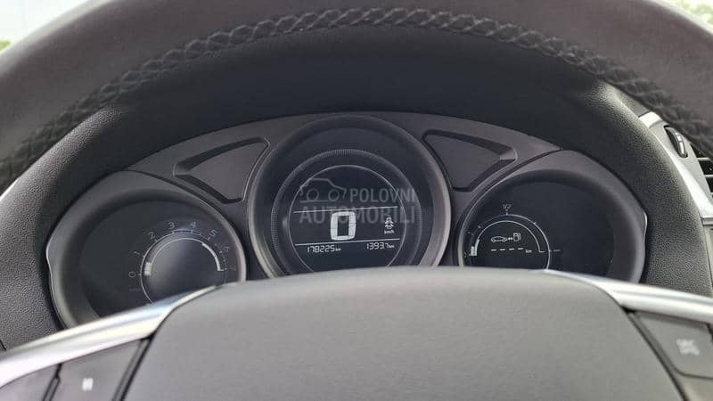 Citroen C4 PREMIUM NA VI