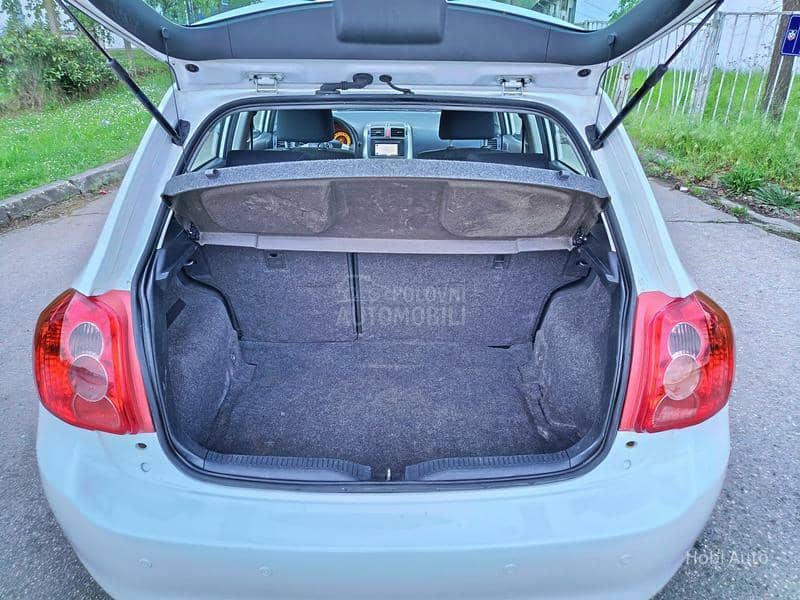 Toyota Auris 1.4 D-4D N A V I