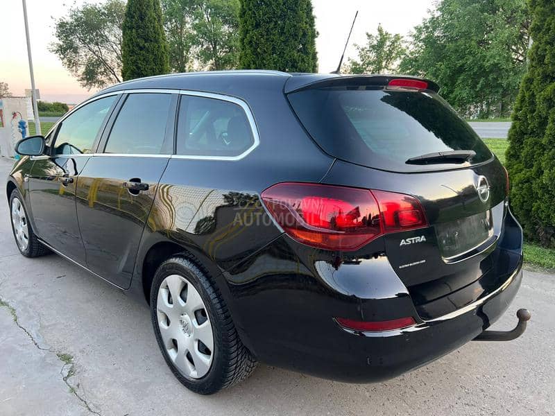 Opel Astra J 1.7 CDTI.