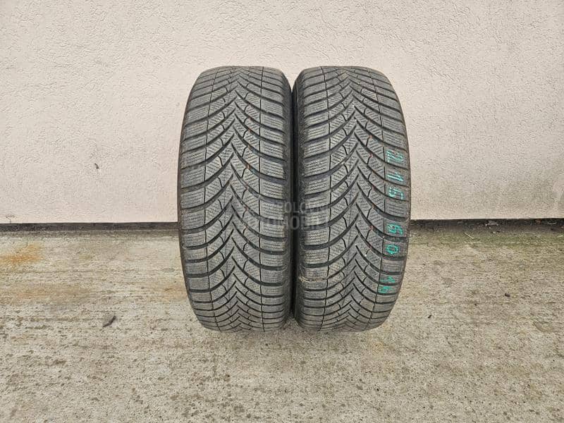Semperit 215/60 R16 Zimska