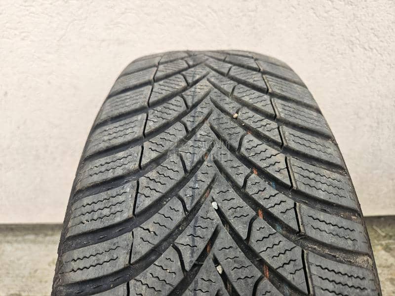 Semperit 215/60 R16 Zimska