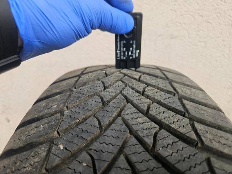 Semperit 215/60 R16 Zimska