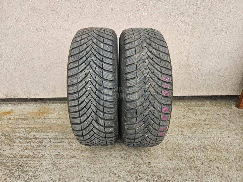 Semperit 215/60 R16 Zimska