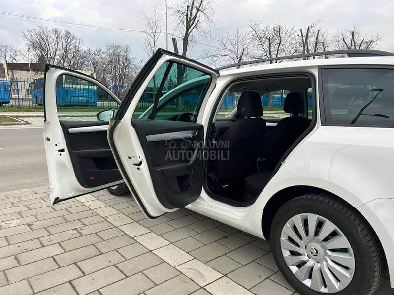 Škoda Octavia 1.6 TDi DSG CH