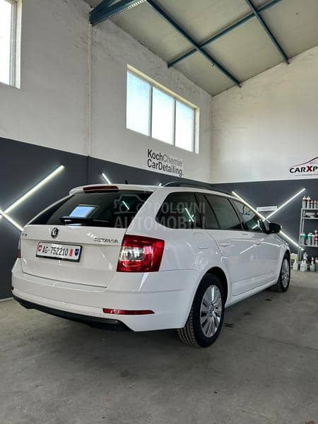 Škoda Octavia 1.6 TDi DSG CH