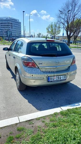 Opel Astra H 1.6