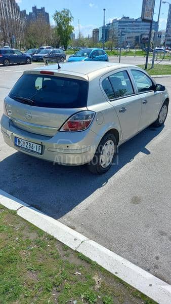 Opel Astra H 1.6