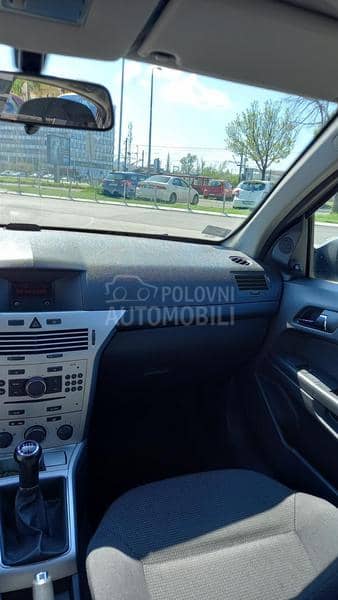 Opel Astra H 1.6