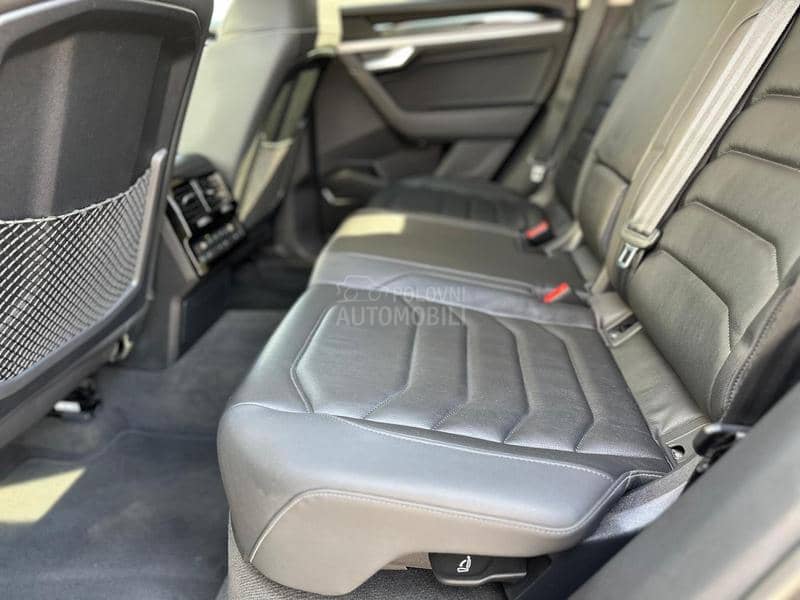 Volkswagen Touareg 3.0 tdi /R line /