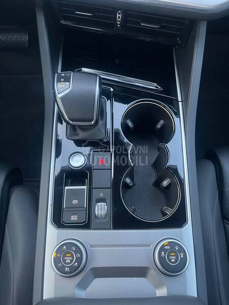 Volkswagen Touareg 3.0 tdi /R line /