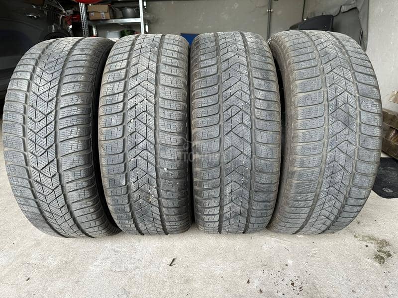Pirelli 225/45 R19 Zimska