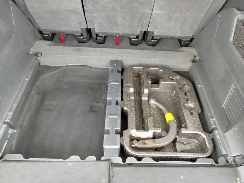 Peugeot 5008 1.6d u.v.o.z. C H