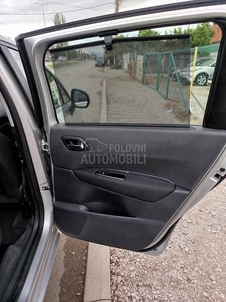 Peugeot 5008 1.6d u.v.o.z. C H